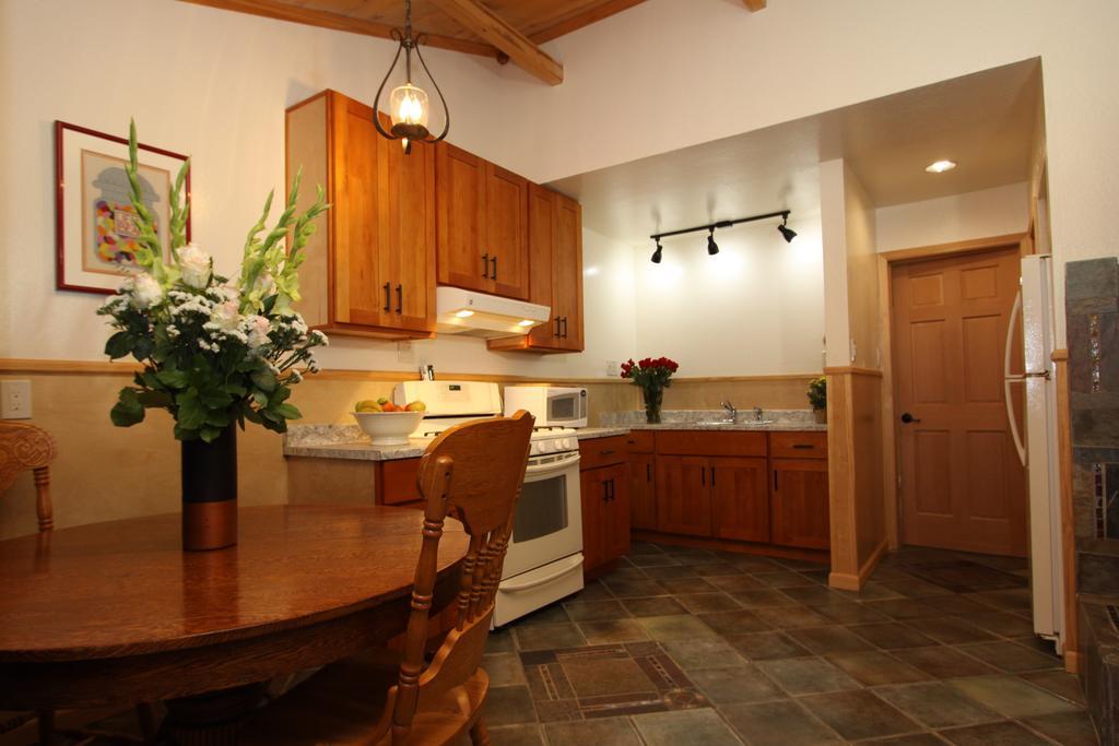 The Woods Hotel - Gay Lgbtq Cabins Ґернвілл Екстер'єр фото