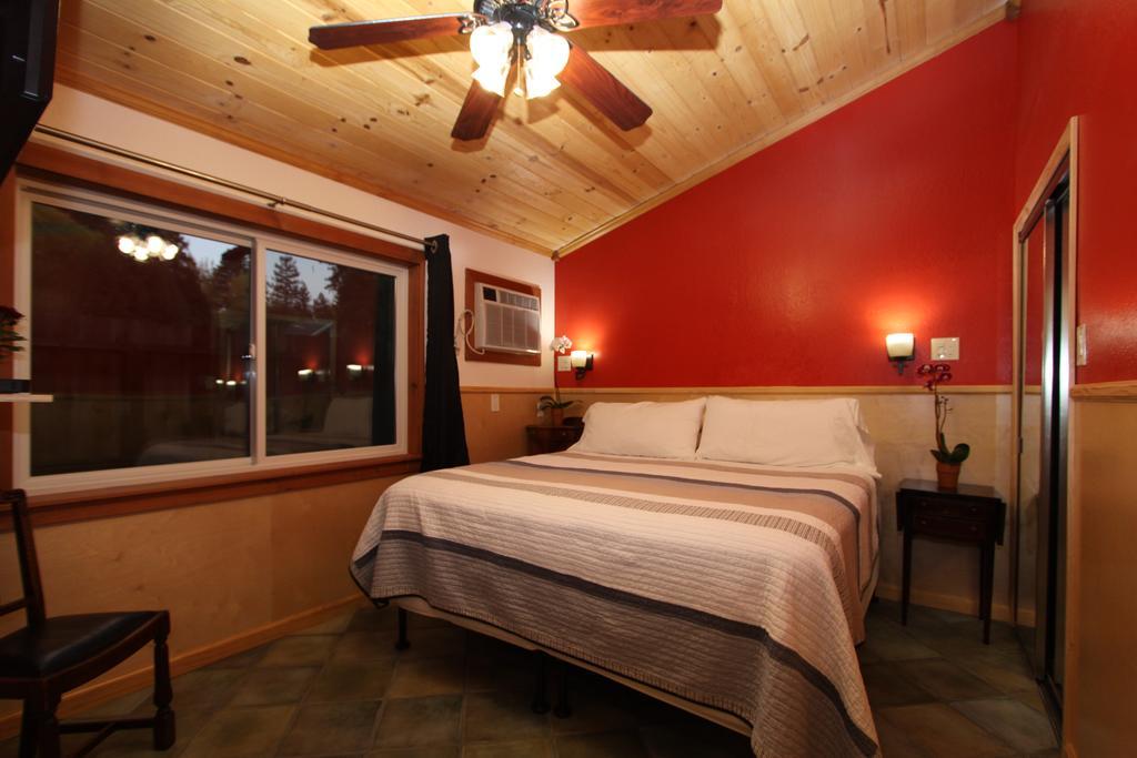 The Woods Hotel - Gay Lgbtq Cabins Ґернвілл Екстер'єр фото